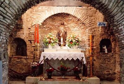 BURDUR-ISPARTA KALKIŞLI GÜNÜBİRLİK EFES ŞİRİNCE MERYEMANA KUŞADASI TURU